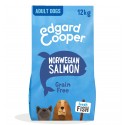 Edgard Cooper con carne fresca de salmón noruego para perros